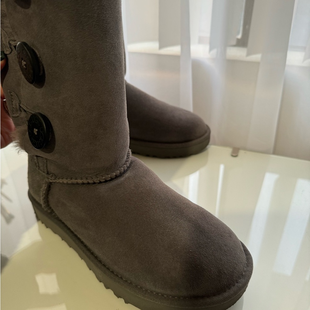 Ugg boots - Picture 4 of 6